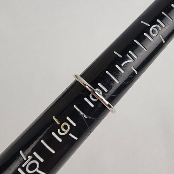 Vintage Silver Crystal Ring Size 8 - Picture 7 of 7